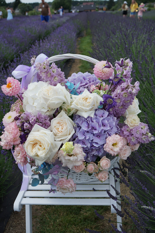 Корзина цветов “Purple Garden”