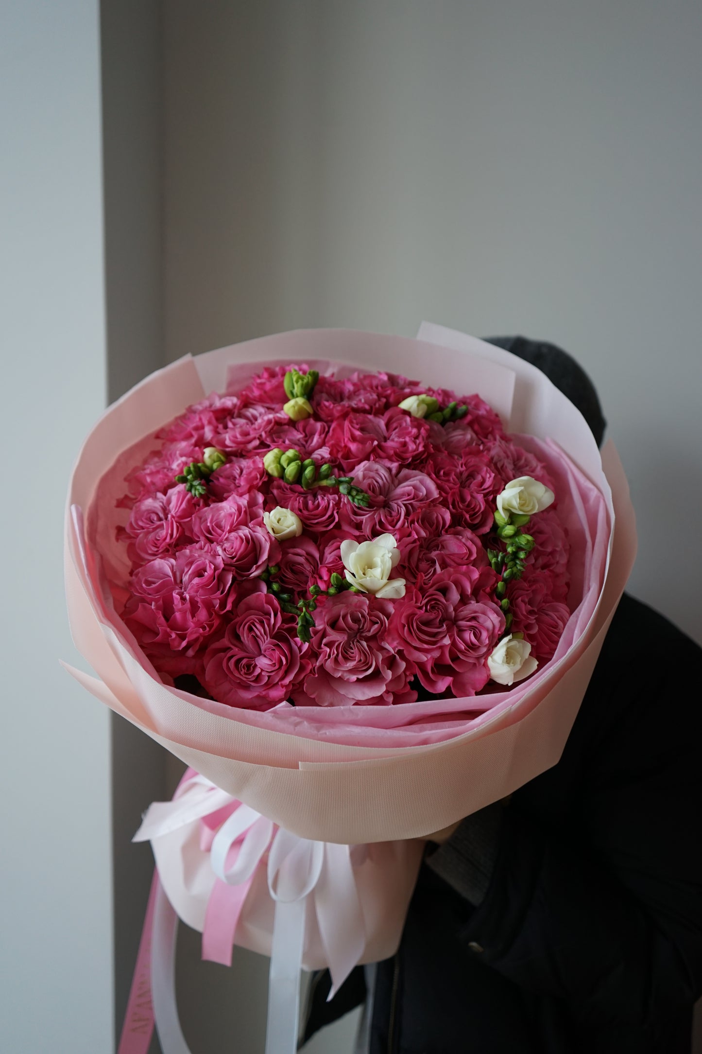 Букет Пионовидных роз с Фрезией