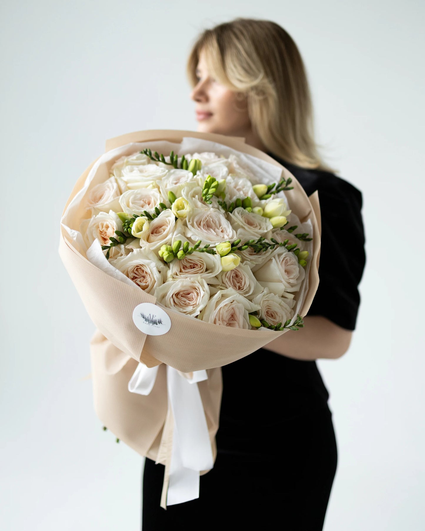 Duo Bouquet Freesia with O'Hara 