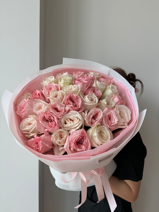 Mix of peony roses O'Hara